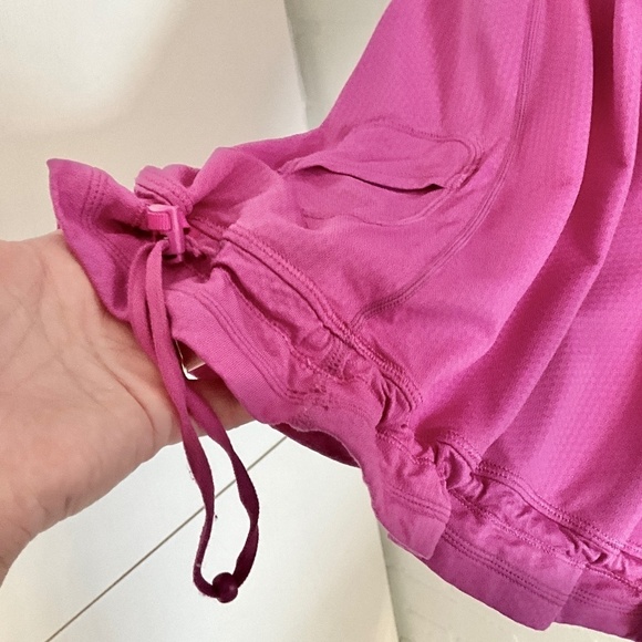 Lululemon Women’s Tank top Magenta/Lavender pleated Training Active wear sz 4 - Picture 10 of 11